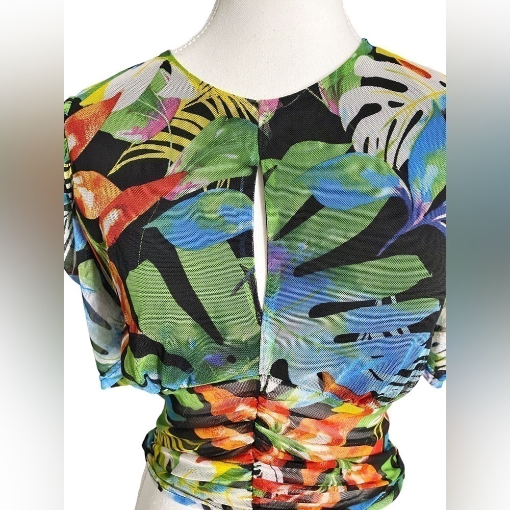 Touch Me Tropical Cropped Puffed Sleeve Top - Picture 3 of 10